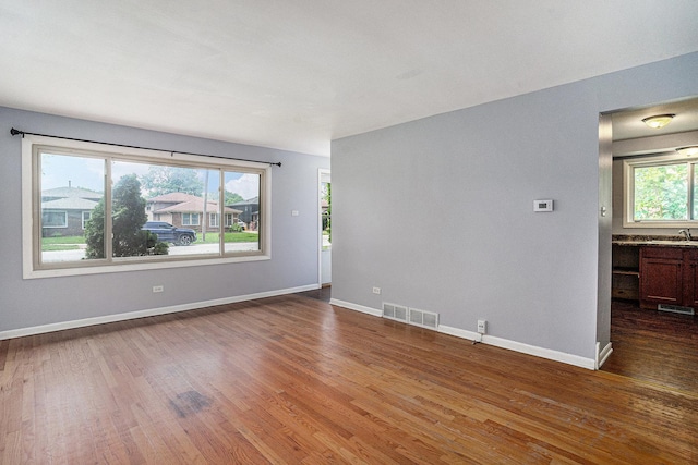 13947 S Saginaw Ave, Burnham, IL 60633 - photo 2