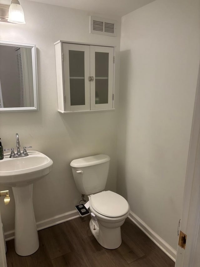 59 S Treehouse Ln S Unit 59, Round Lake, IL 60073 - half bath with wood finished floors
