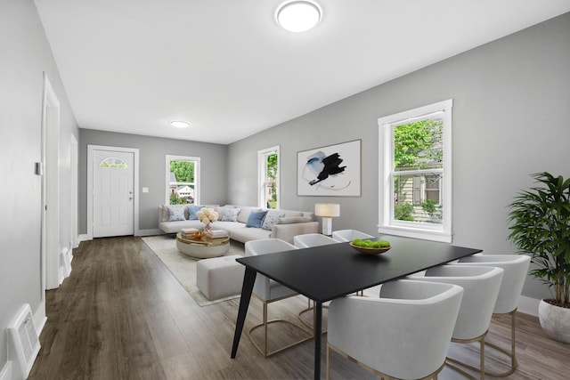 526 S Calumet Ave, Aurora, IL 60506 - living room with wood finished floors and baseboards