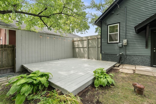 526 S Calumet Ave, Aurora, IL 60506 - wooden deck with a fenced backyard