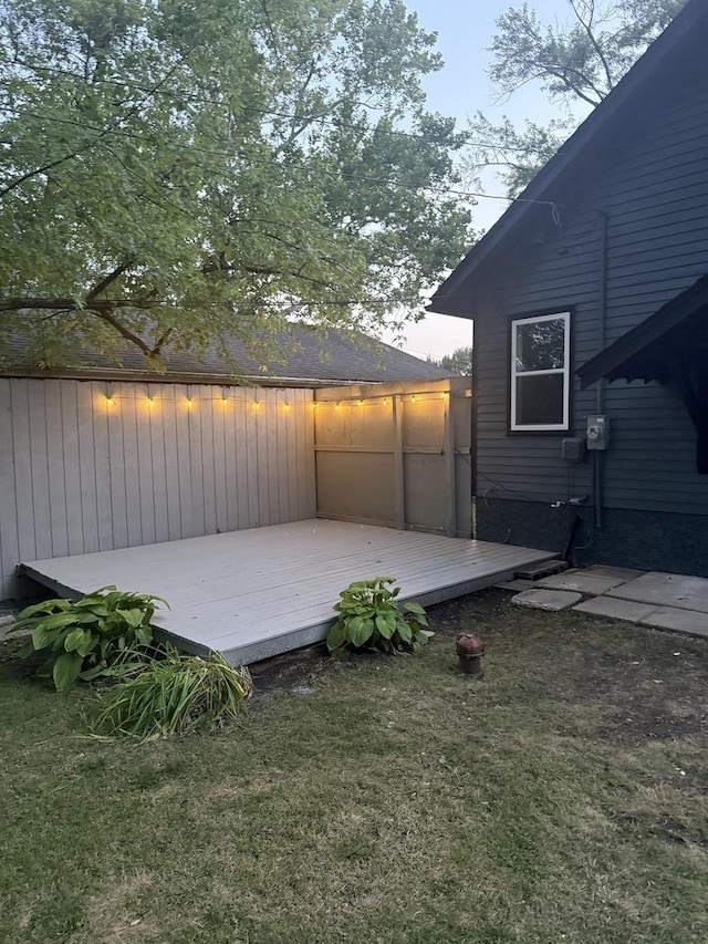 526 S Calumet Ave, Aurora, IL 60506 - view of grassy yard with a deck