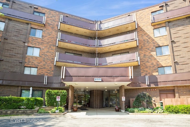 850 Wellington Ave Unit 310, Elk Grove Village, IL 60007 - photo 1