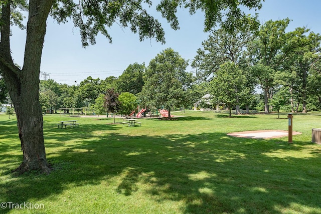 7004 Roberts Dr, Woodridge, IL 60517 - photo 24