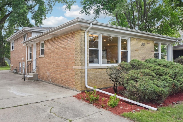 3935 W Jarvis Ave, Lincolnwood, IL 60712 - photo 2