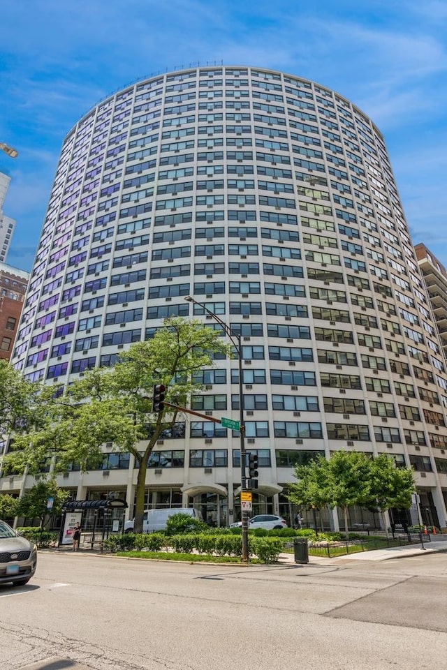 1150 N Lake Shore Dr Unit 9J, Chicago, IL 60611 - photo 1