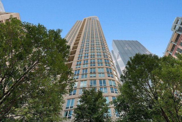 345 N La Salle St Unit 2804, Chicago, IL 60654 - photo 1