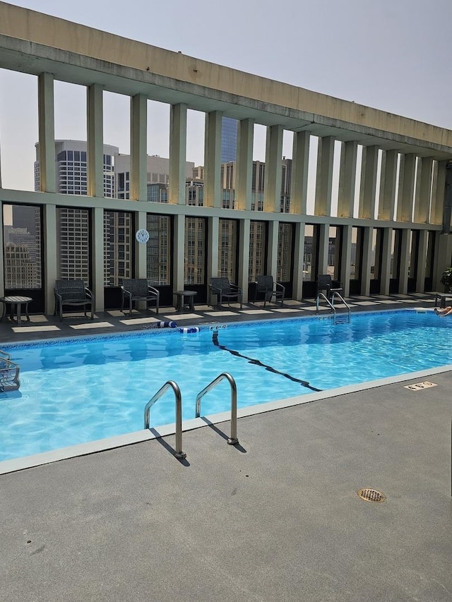 100 E Walton St Unit 14D, Chicago, IL 60611 - view of community pool