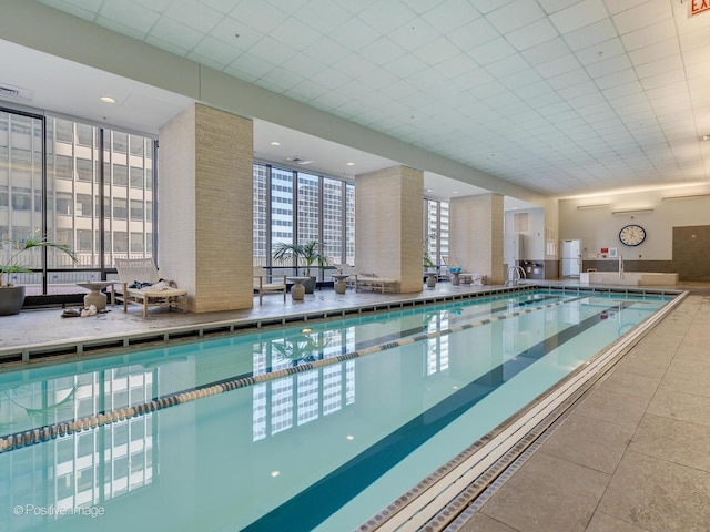 225 N Columbus Dr Unit 7207, Chicago, IL 60601 - view of indoor pool