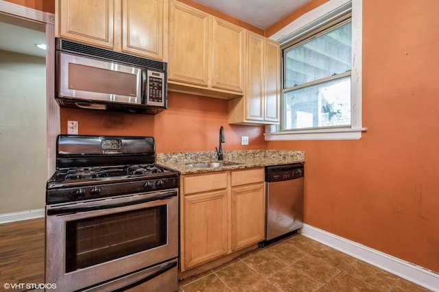 2316 W Byron St Unit 2, Chicago, IL 60618 - photo 4