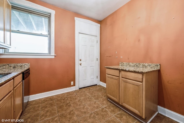 2316 W Byron St Unit 2, Chicago, IL 60618 - photo 5