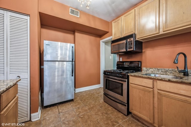 2316 W Byron St Unit 2, Chicago, IL 60618 - photo 6