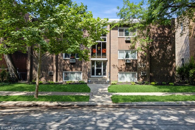 337 S Maple Ave Unit 11, Oak Park, IL 60302 - photo 1