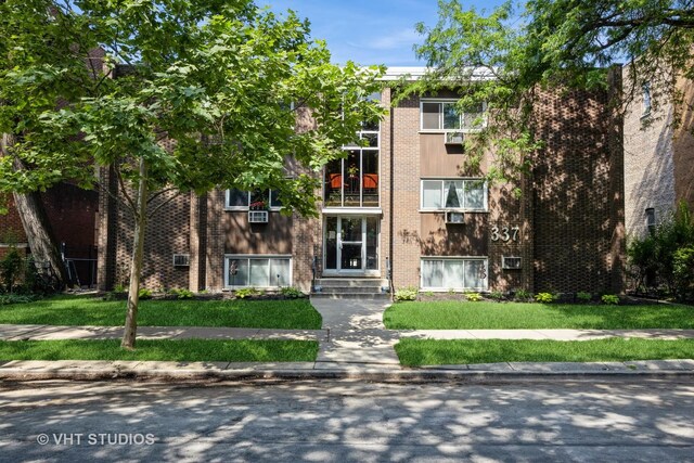 337 S Maple Ave Unit 11, Oak Park, IL 60302 - photo 2