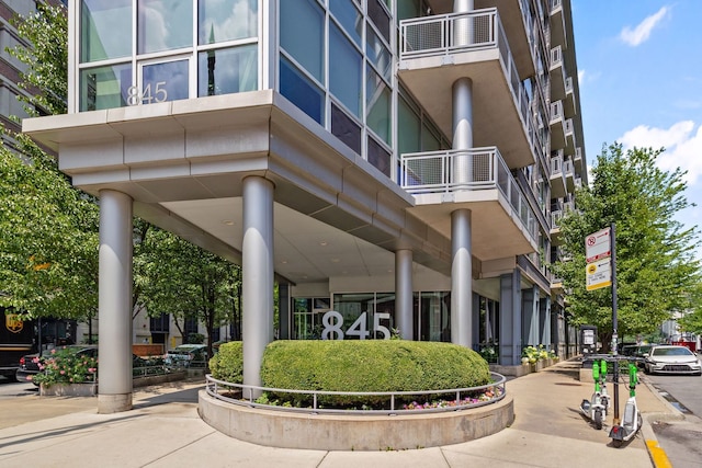 845 N Kingsbury St Unit 302, Chicago, IL 60610 - photo 2