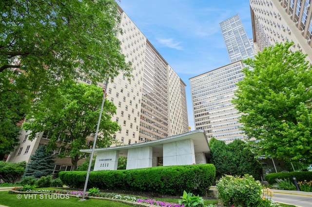 3950 N Lake Shore Dr Unit 1511, Chicago, IL 60613 - photo 1