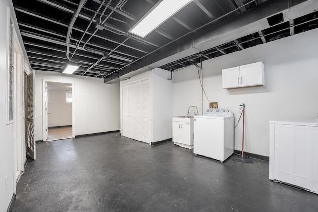 1166 W Cullerton St, Chicago, IL 60608 - finished below grade area featuring washer and dryer and baseboards