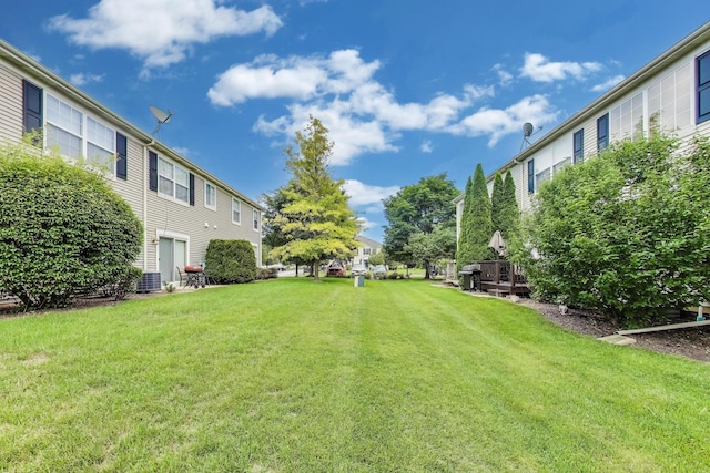 574 S Jade Ln, Round Lake, IL 60073 - view of grassy yard