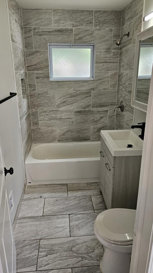 10415 Wrightwood Ave, Melrose Park, IL 60164 - photo 7
