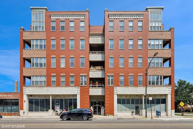 2700 W Belmont Ave Unit 205, Chicago, IL 60618 - photo 1