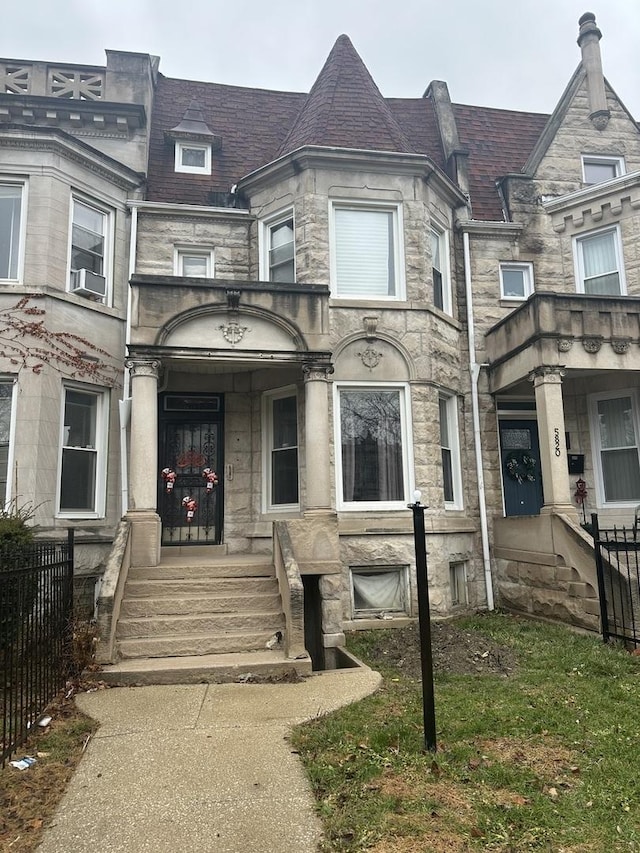 5822 W Washington Blvd, Chicago, IL 60644 - photo 1