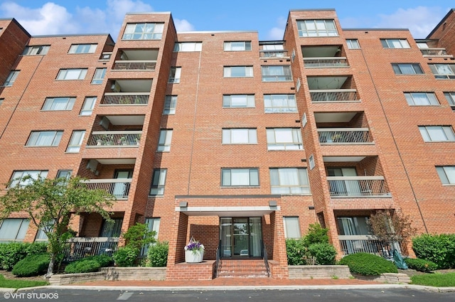 600 Naples Ct Unit 107, Glenview, IL 60025 - photo 1