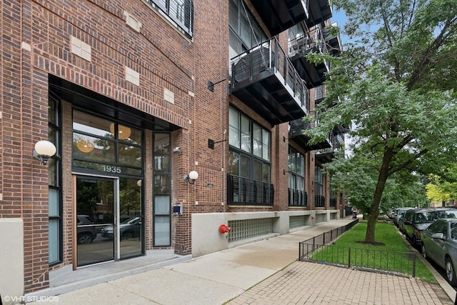 1935 N Fairfield Ave Unit 112, Chicago, IL 60647 - photo 2