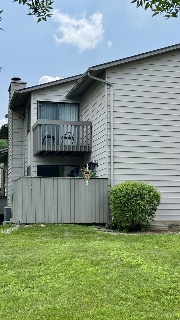 807 Hughes Pl, Vernon Hills, IL 60061 - photo 2
