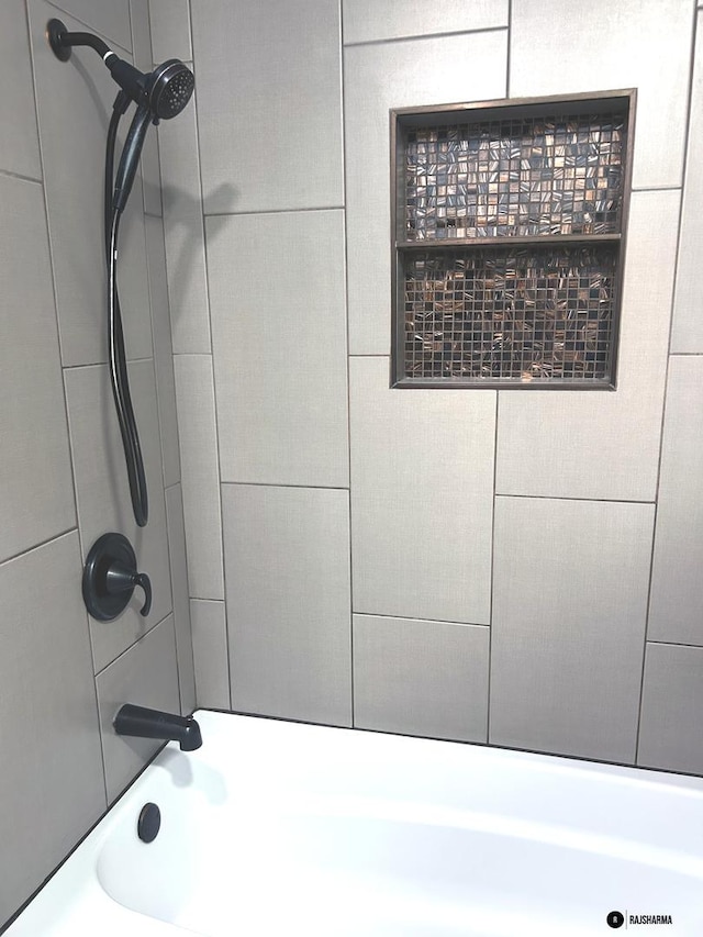 1212 Thyne Ct Unit 29C, Wheeling, IL 60090 - full bathroom with  shower combination
