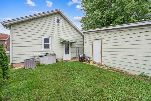 633 Slade Ave, Elgin, IL 60120 - photo 5