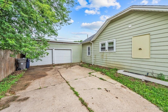 633 Slade Ave, Elgin, IL 60120 - photo 8