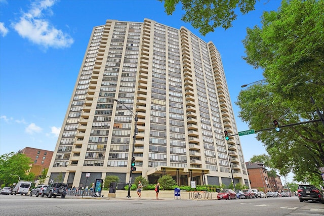 3930 N Pine Grove Ave Unit 1612, Chicago, IL 60613 - photo 1