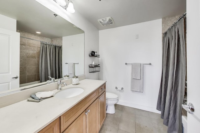 901 W Madison St Unit 609, Chicago, IL 60607 - full bath with vanity, tile patterned flooring, and shower / bath combination with curtain