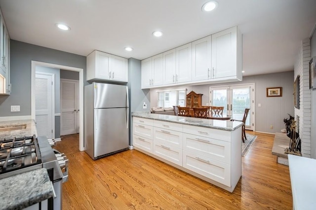 702 Barberry Rd, Highland Park, IL 60035 - photo 2