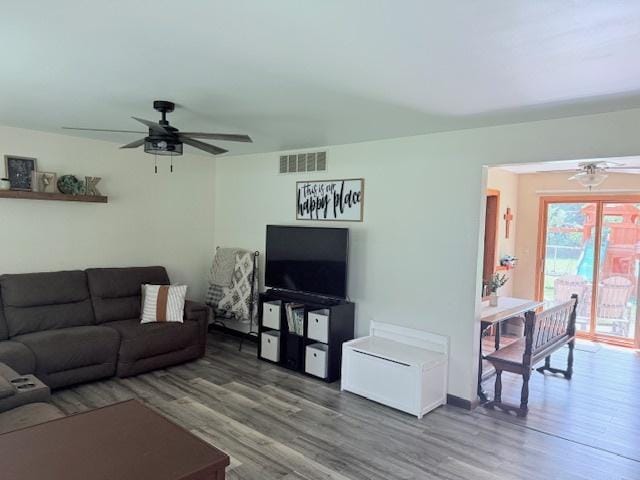104 Central Ct, Watseka, IL 60970 - photo 3