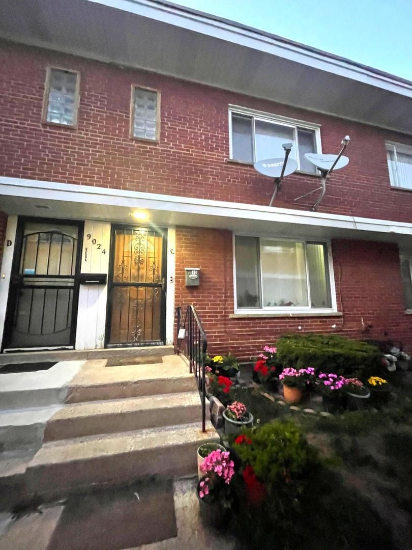 9024 Skokie Blvd Unit C, Skokie, IL 60077 - photo 1