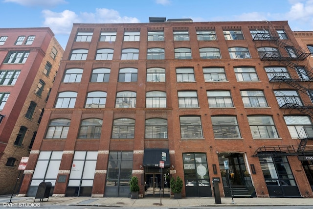215 W Illinois St Unit 5C, Chicago, IL 60654 - photo 1
