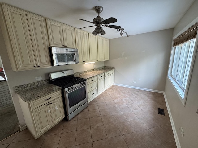 1461 Glen Ellyn Rd, Glendale Heights, IL 60139 - photo 4