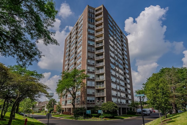 3925 Triumvera Dr Unit 9B, Glenview, IL 60025 - photo 1