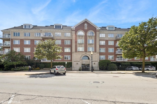 14 S Ashland Ave Unit 305, La Grange, IL 60525 - photo 1
