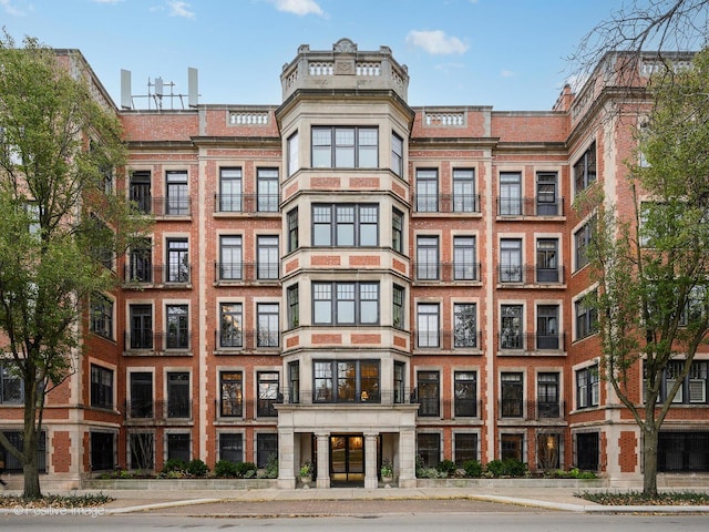 305 W Fullerton Pkwy Unit 4W, Chicago, IL 60614 - photo 1