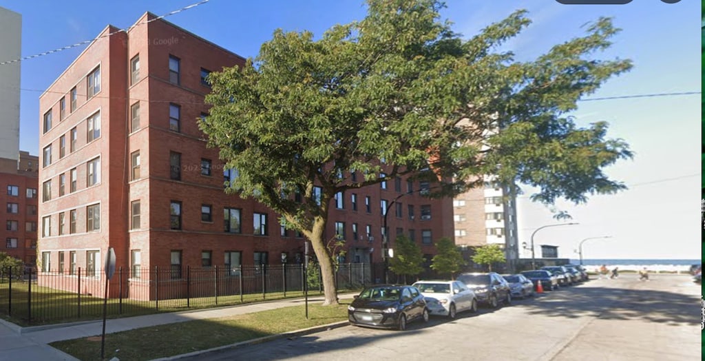 7363 S S Shore Dr Unit 101, Chicago, IL 60649 - photo 1