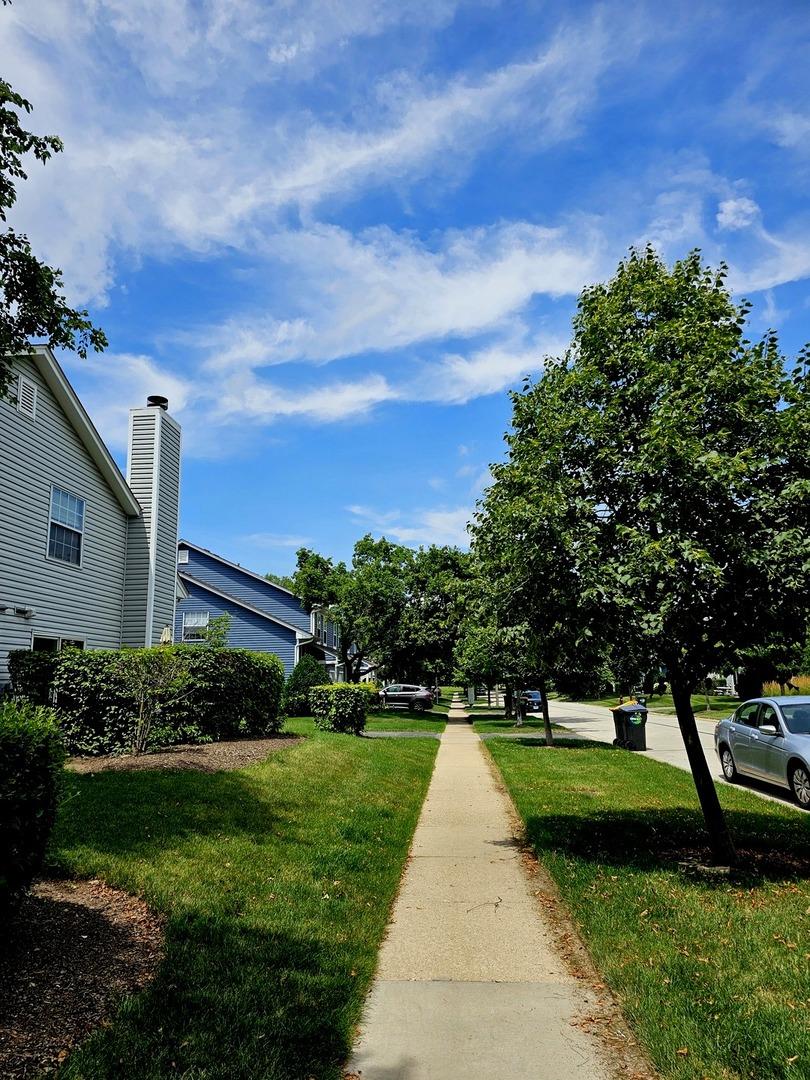 164 Hazelnut Dr Unit 164, Streamwood, IL 60107 - photo 4