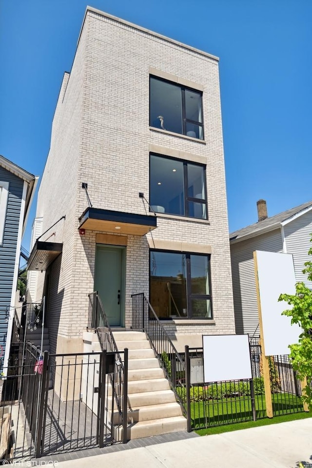 450 N Racine Ave Unit 2, Chicago, IL 60642 - photo 1