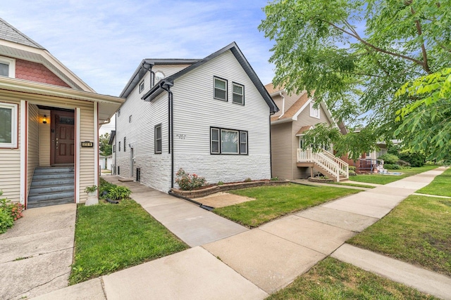 921 N Humphrey Ave, Oak Park, IL 60302 - photo 1