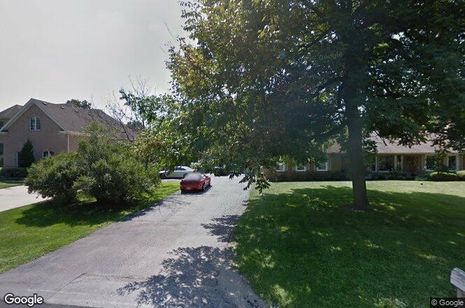 17W525 White Pine Rd, Addison, IL 60101 - photo 1