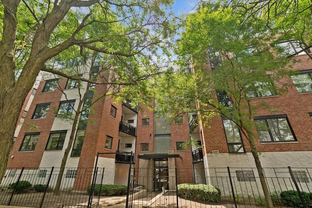 2337 W Wolfram St Unit 312, Chicago, IL 60618 - photo 1