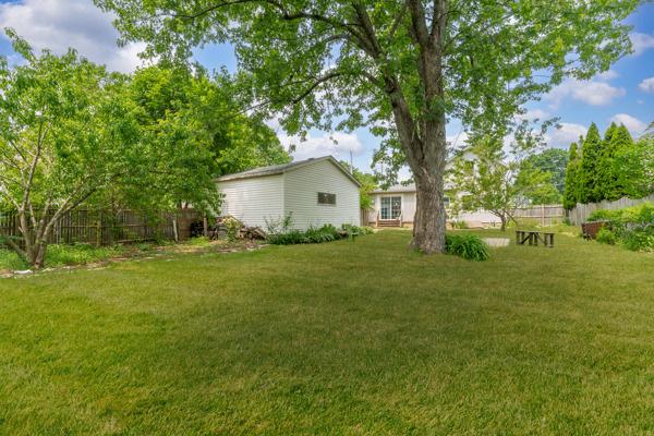 203 E Main St, Carpentersville, IL 60110 - photo 23