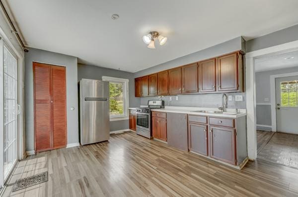 203 E Main St, Carpentersville, IL 60110 - photo 6