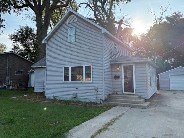 212 Yount Ave, Watseka, IL 60970 - photo 1