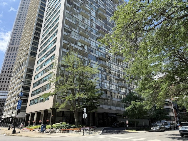 1000 N Lake Shore Dr Unit 2206, Chicago, IL 60611 - photo 1